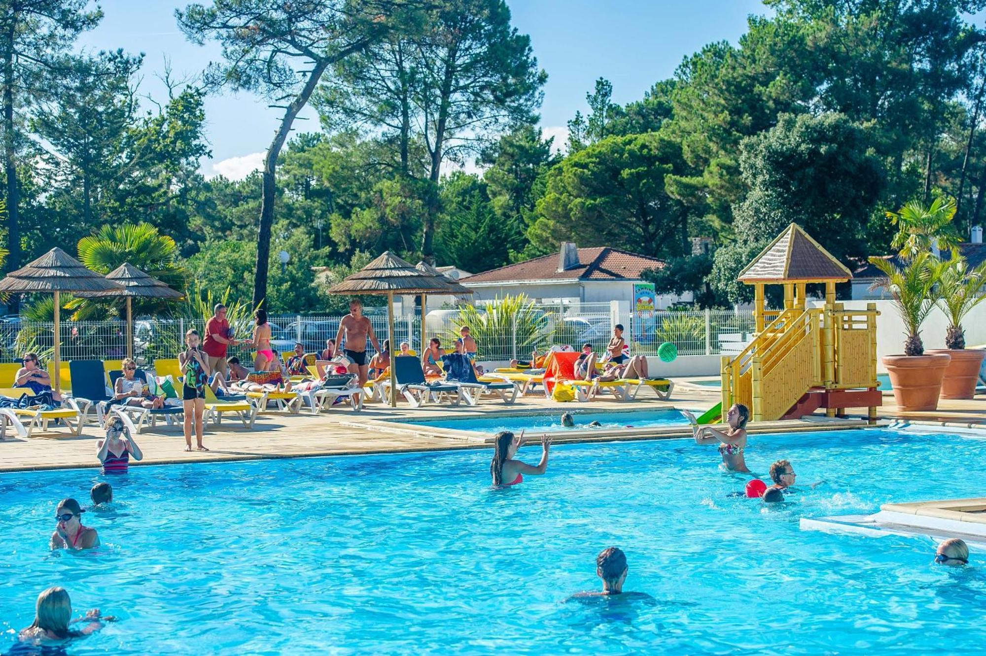 Domaine Résidentiel de Plein Air Odalys Les Dunes Longeville-sur-Mer Esterno foto
